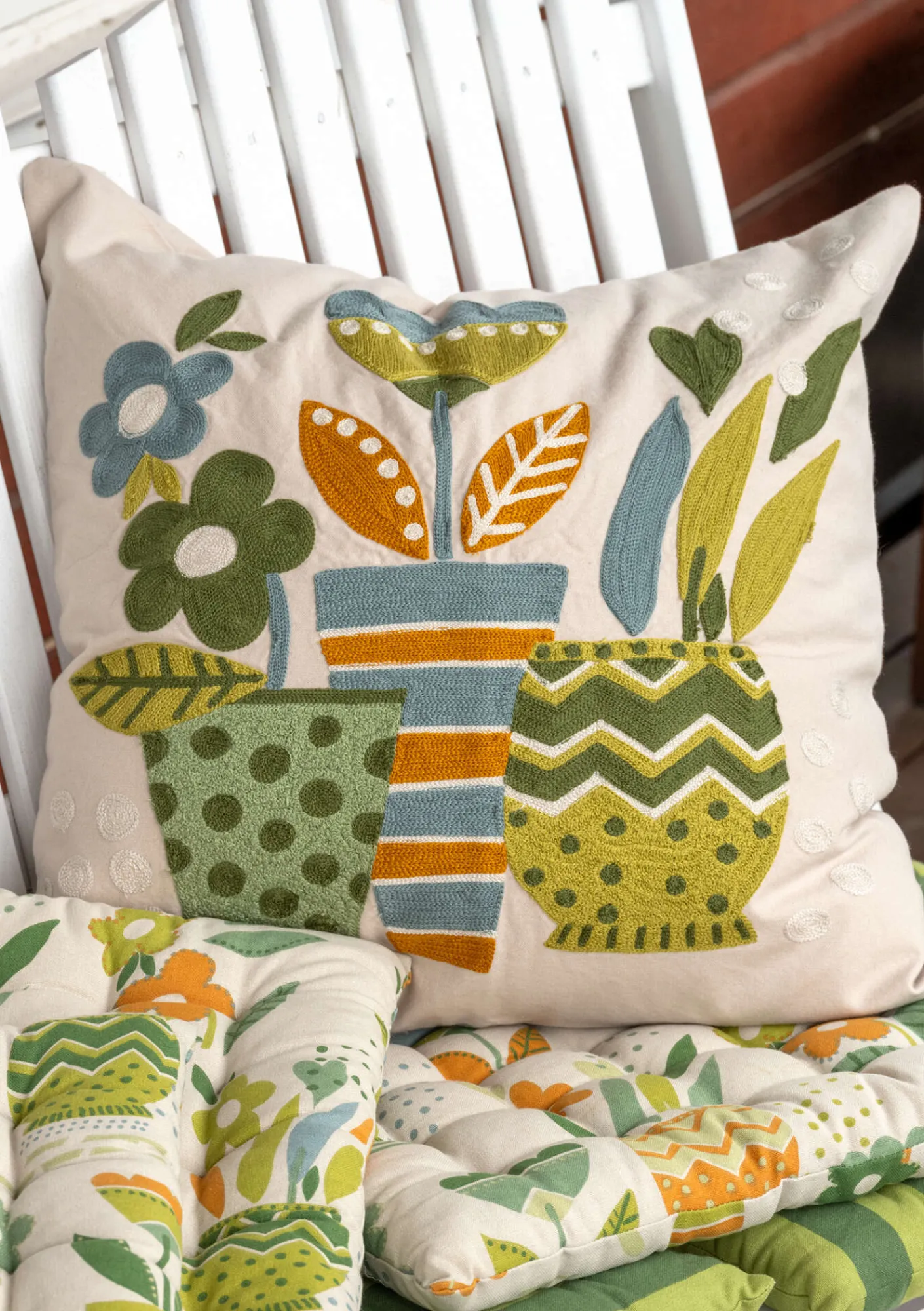 Gudrun Sjödén Broderat kuddfodral "Flower pots" i ekologisk bomull Bladgrönt Fashion
