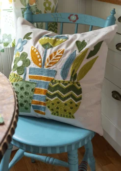 Gudrun Sjödén Broderat kuddfodral "Flower pots" i ekologisk bomull Bladgrönt Fashion