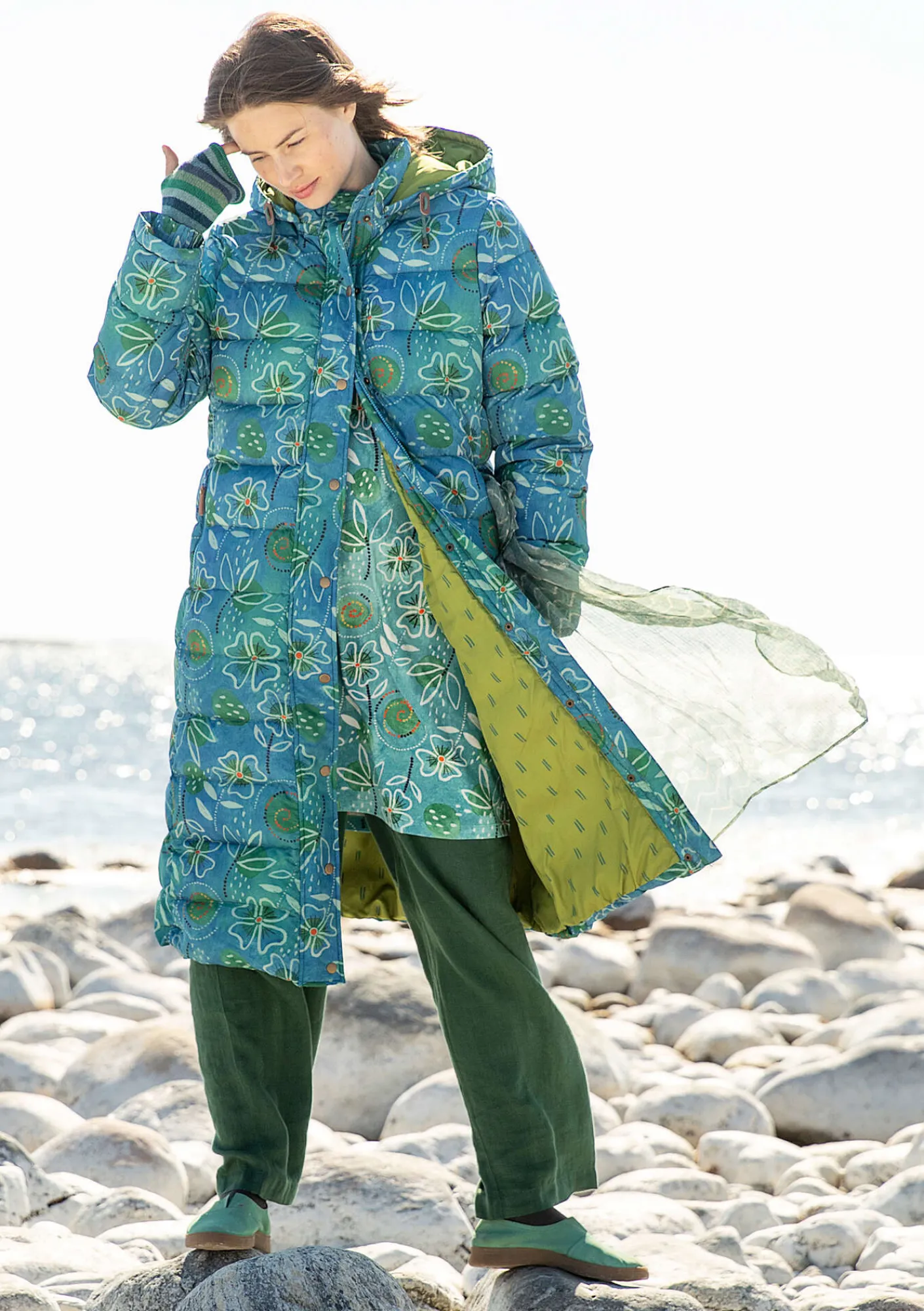 Gudrun Sjödén Dunkappa "Bhumika" återvunnen polyester/dun Indigofera Best