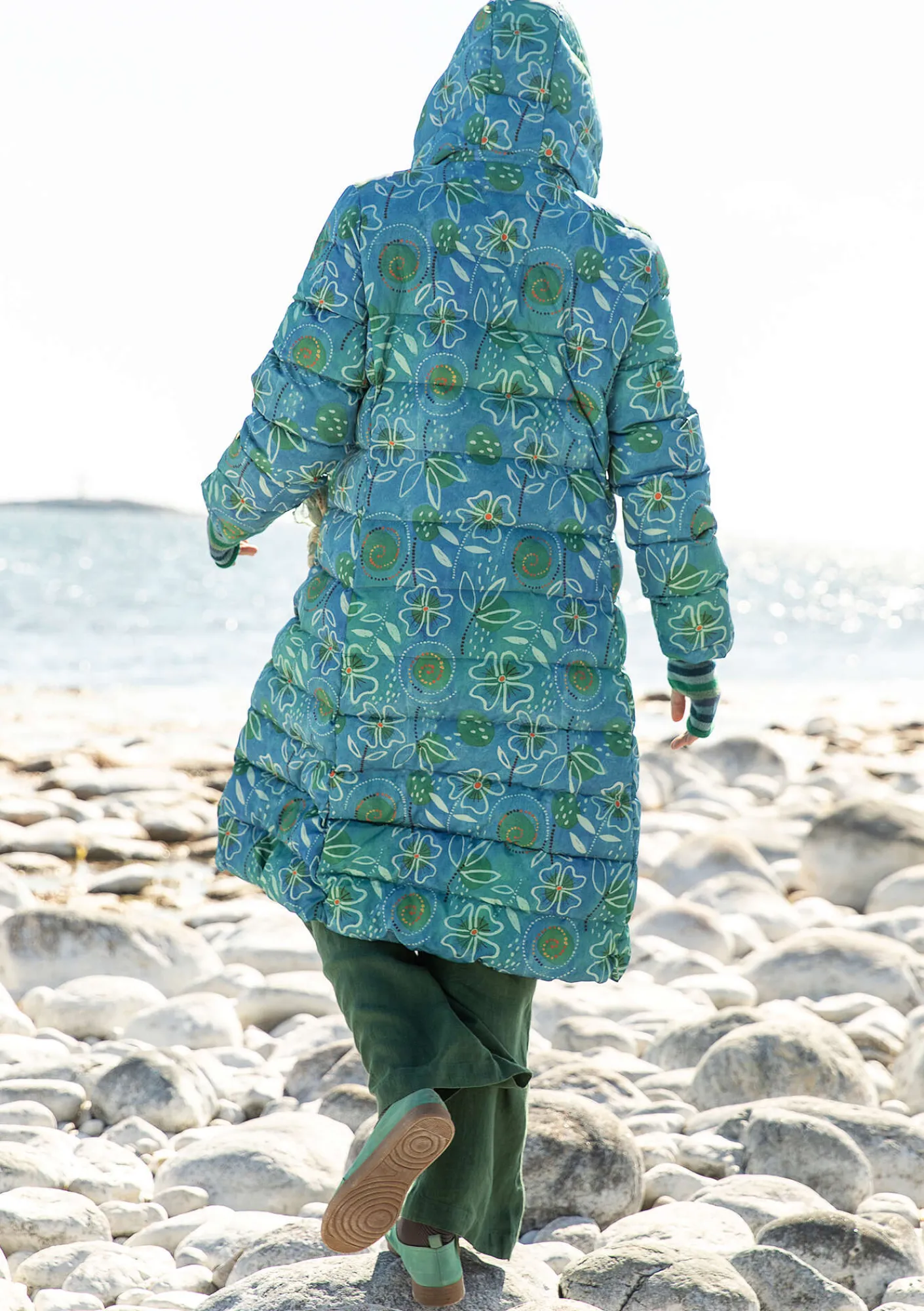 Gudrun Sjödén Dunkappa "Bhumika" återvunnen polyester/dun Indigofera Best