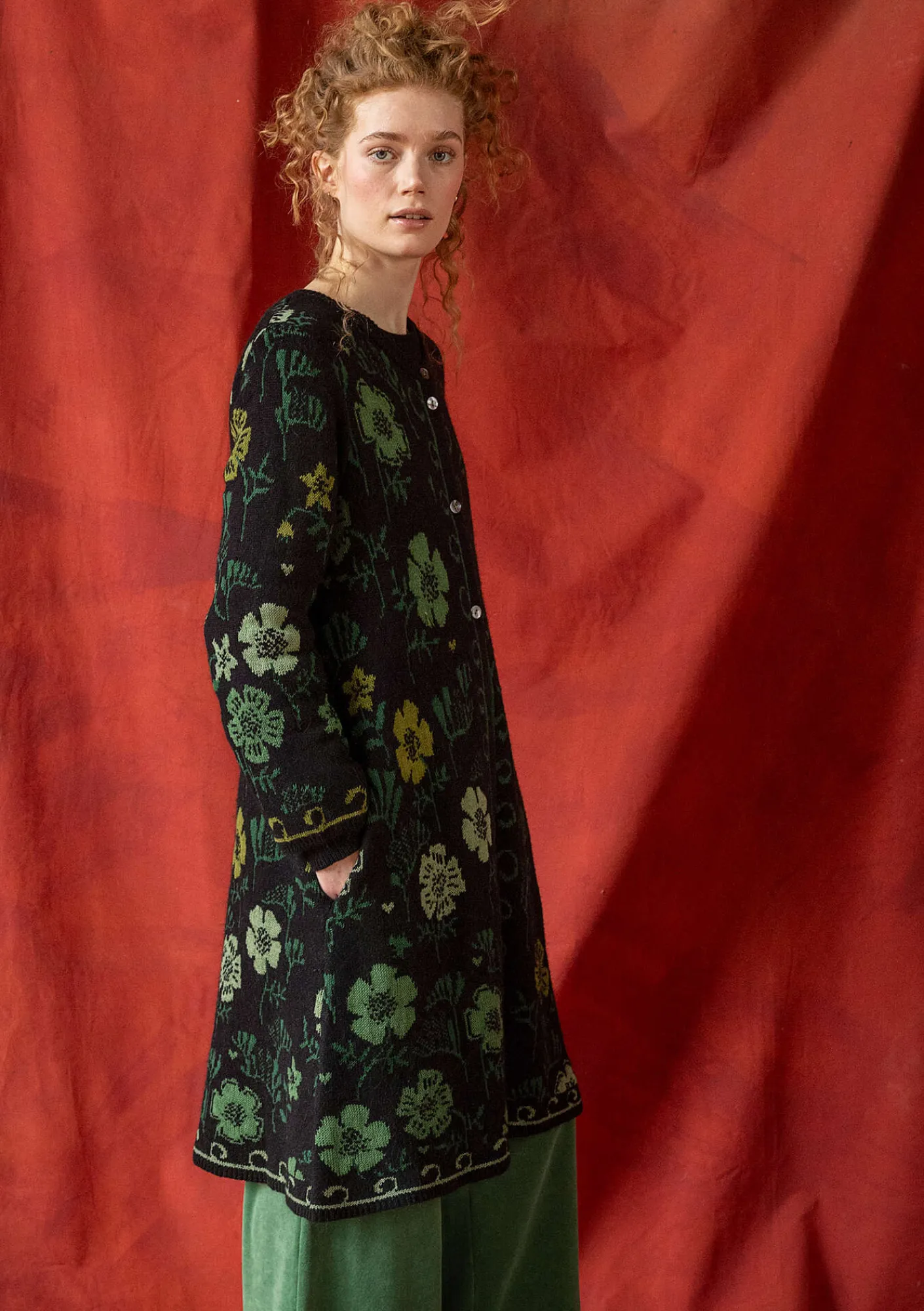 Gudrun Sjödén Långkofta "Gnistra" i alpackamix/ekologisk och återvunnen bomull Svart Fashion