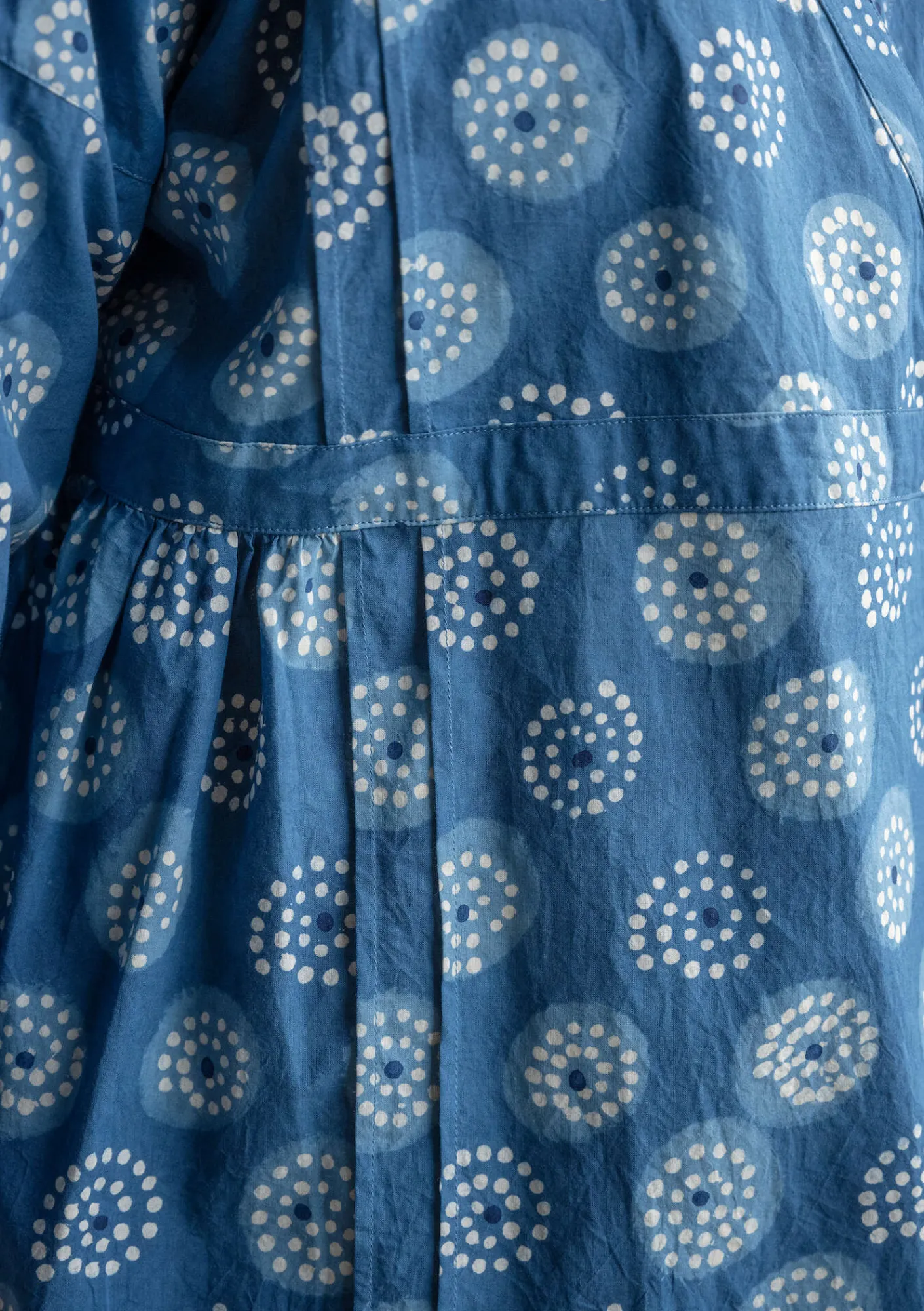 Gudrun Sjödén Omlottblus "Clay" i ekologisk bomull Indigo Outlet
