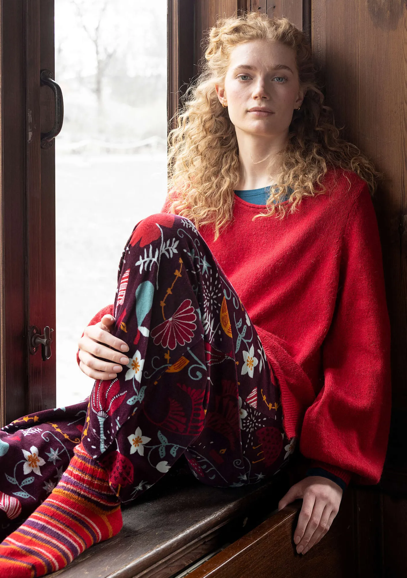 Gudrun Sjödén Velourbyxa "Fyrverkeri" i ekologisk bomull/återvunnen polyester Aubergine/mönstrad Outlet