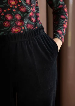 Gudrun Sjödén Velourbyxa "Nora" i ekologisk bomull/återvunnen polyester Svart Clearance