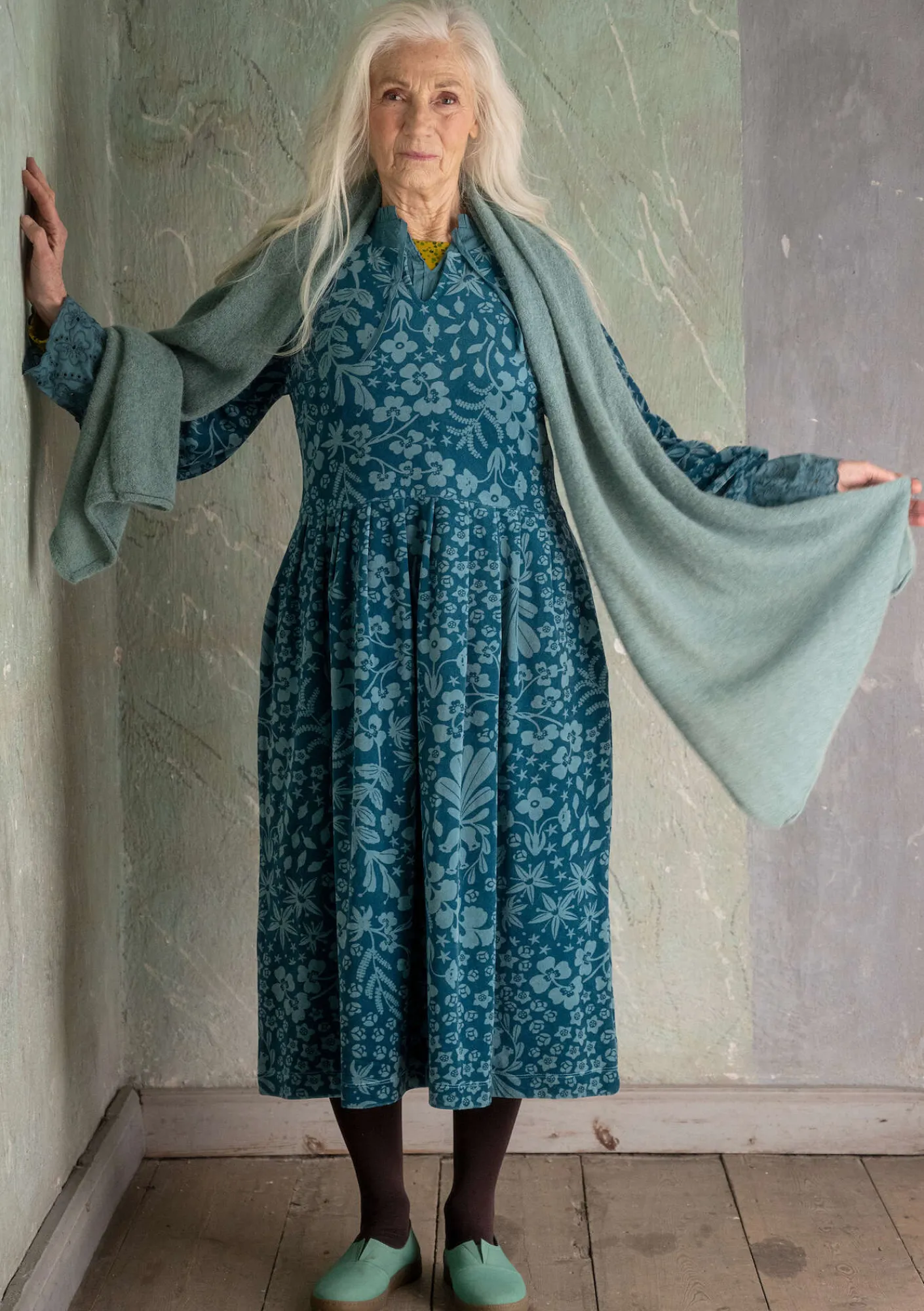 Gudrun Sjödén Velourklänning "Katla" i ekologisk bomull/återvunnen polyester Veronagrön Clearance