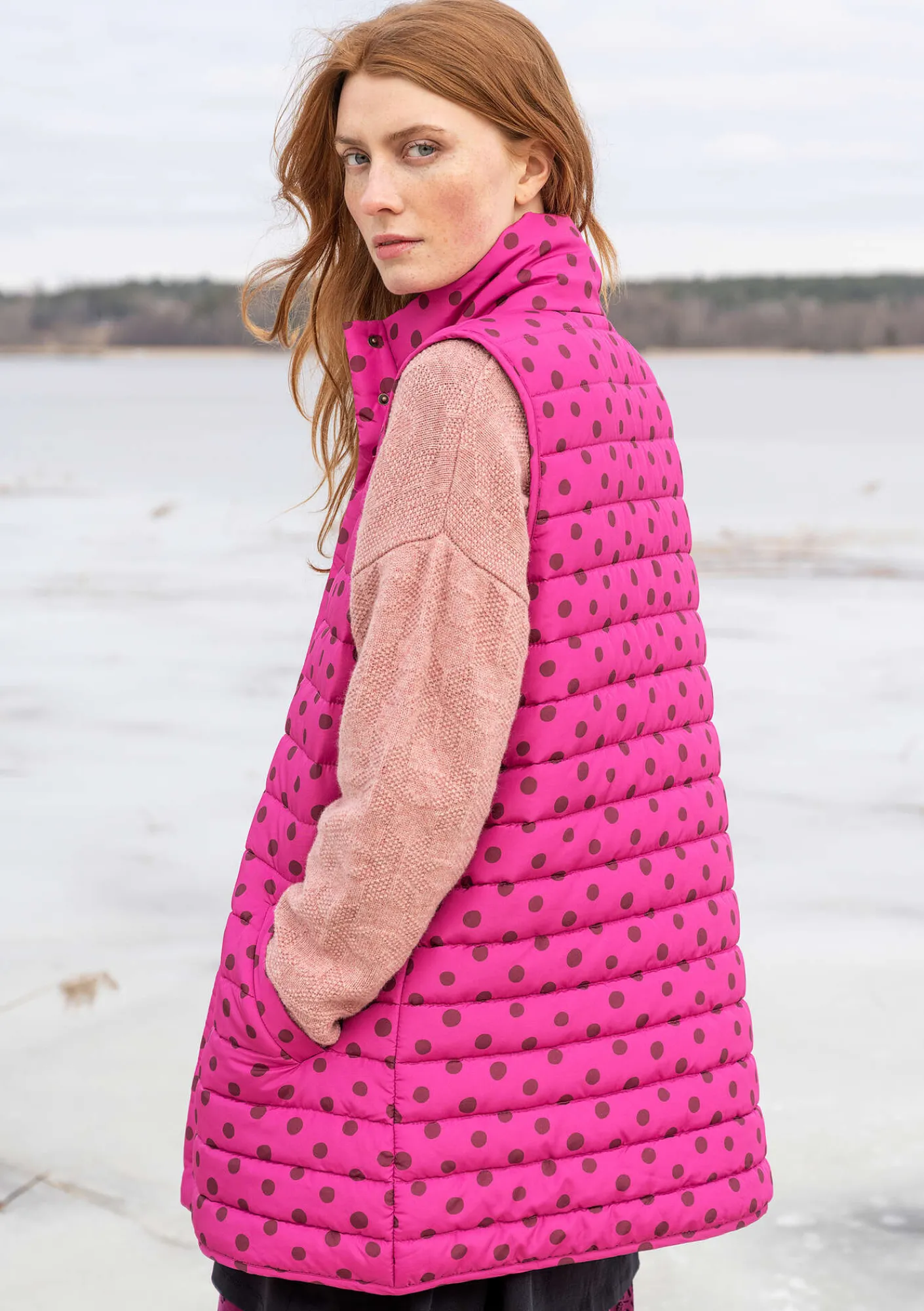 Gudrun Sjödén Väst "Susan" i återvunnen polyester Cerise Outlet