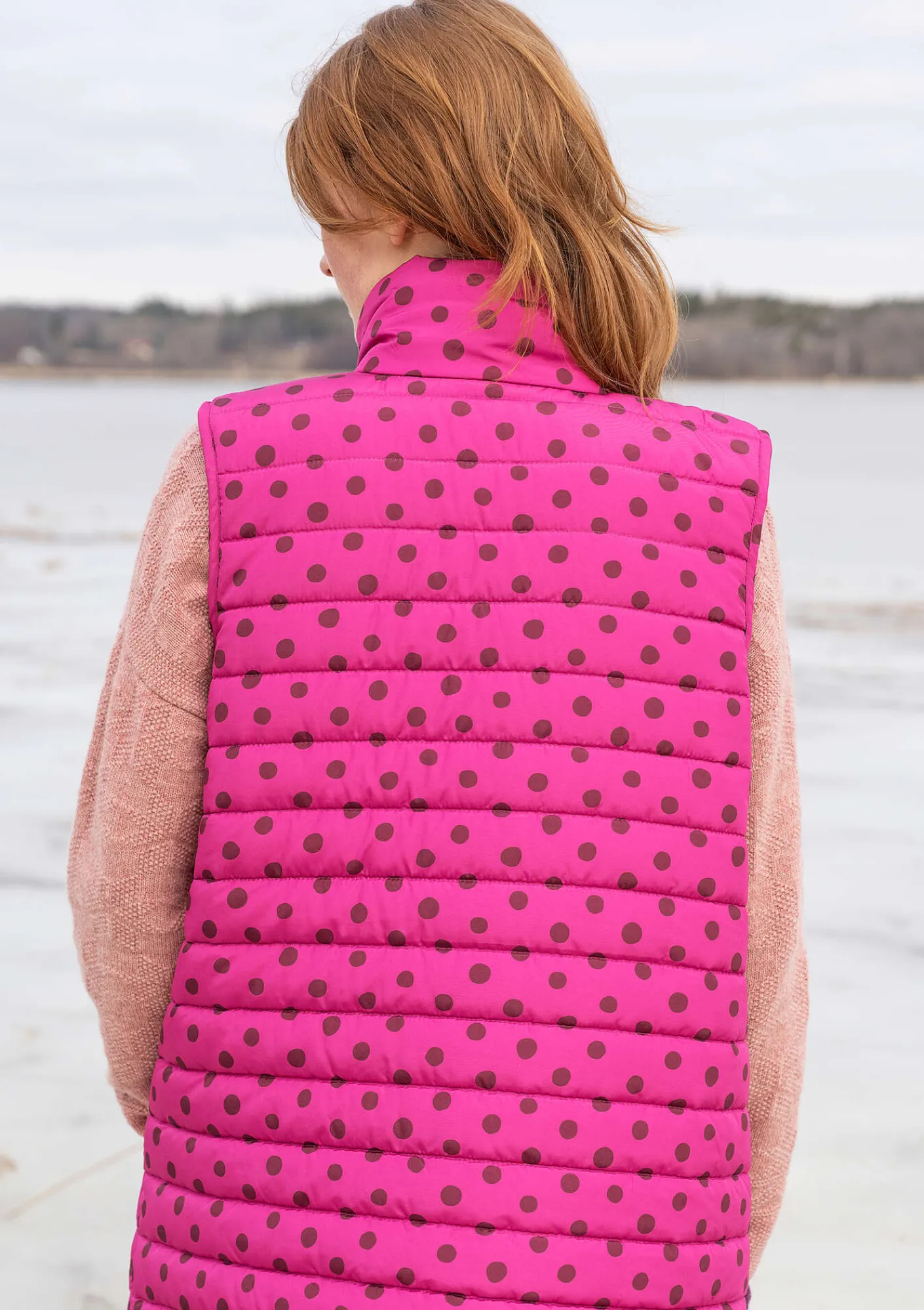 Gudrun Sjödén Väst "Susan" i återvunnen polyester Cerise Outlet