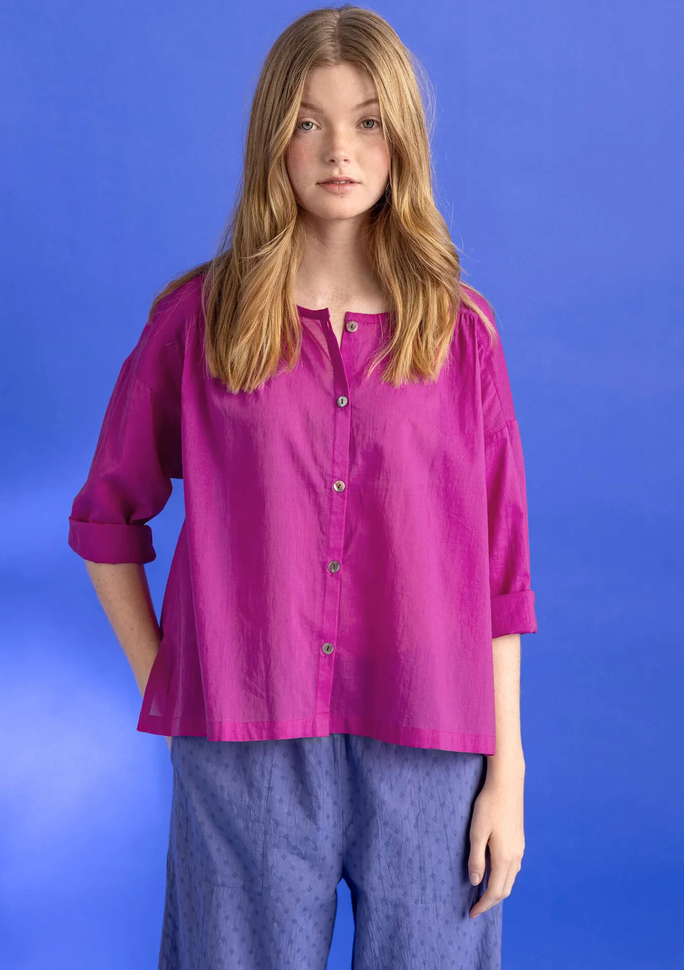 Gudrun Sjödén Vävd blus ”Hedda” i ekologisk bomull Cerise Discount