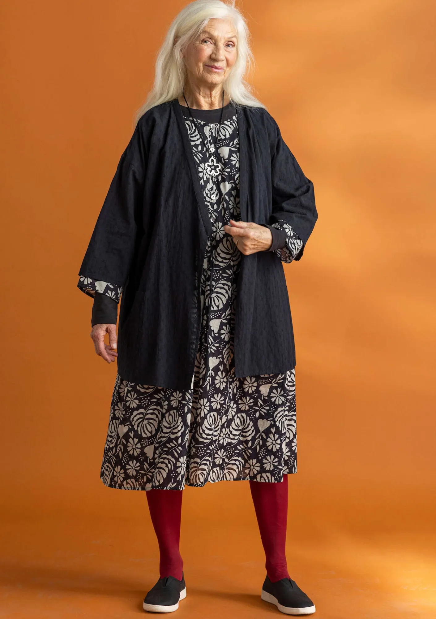Gudrun Sjödén Vävd kimono i ekologisk bomullsdobby Svart Hot