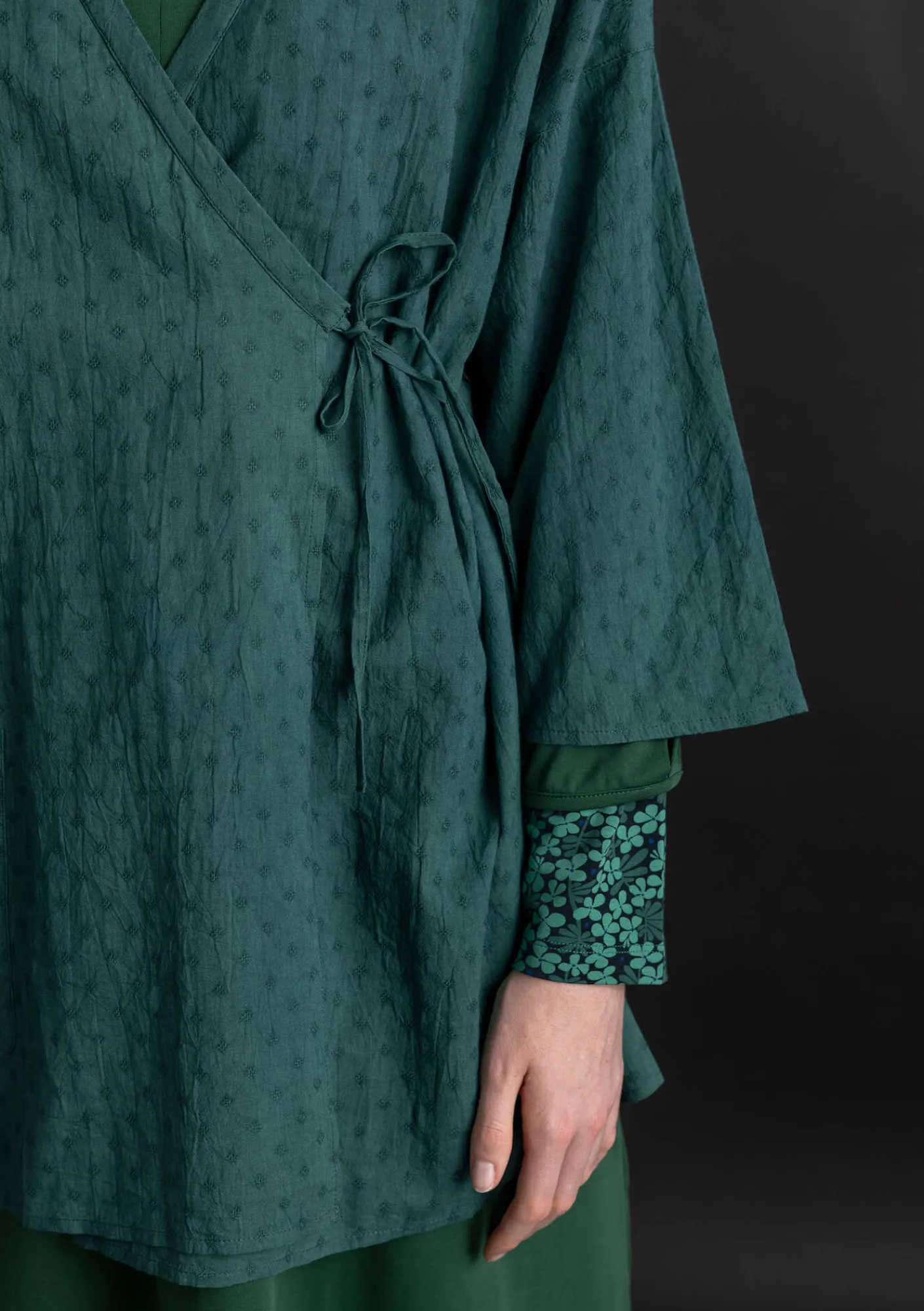 Gudrun Sjödén Vävd kimono i ekologisk bomullsdobby Opalgrön Online
