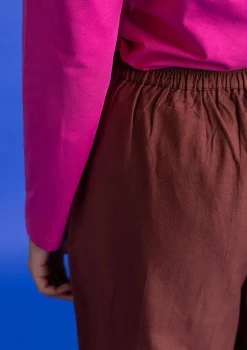 Gudrun Sjödén Vävd twillbyxa i ekologisk bomull Rödbeta Clearance